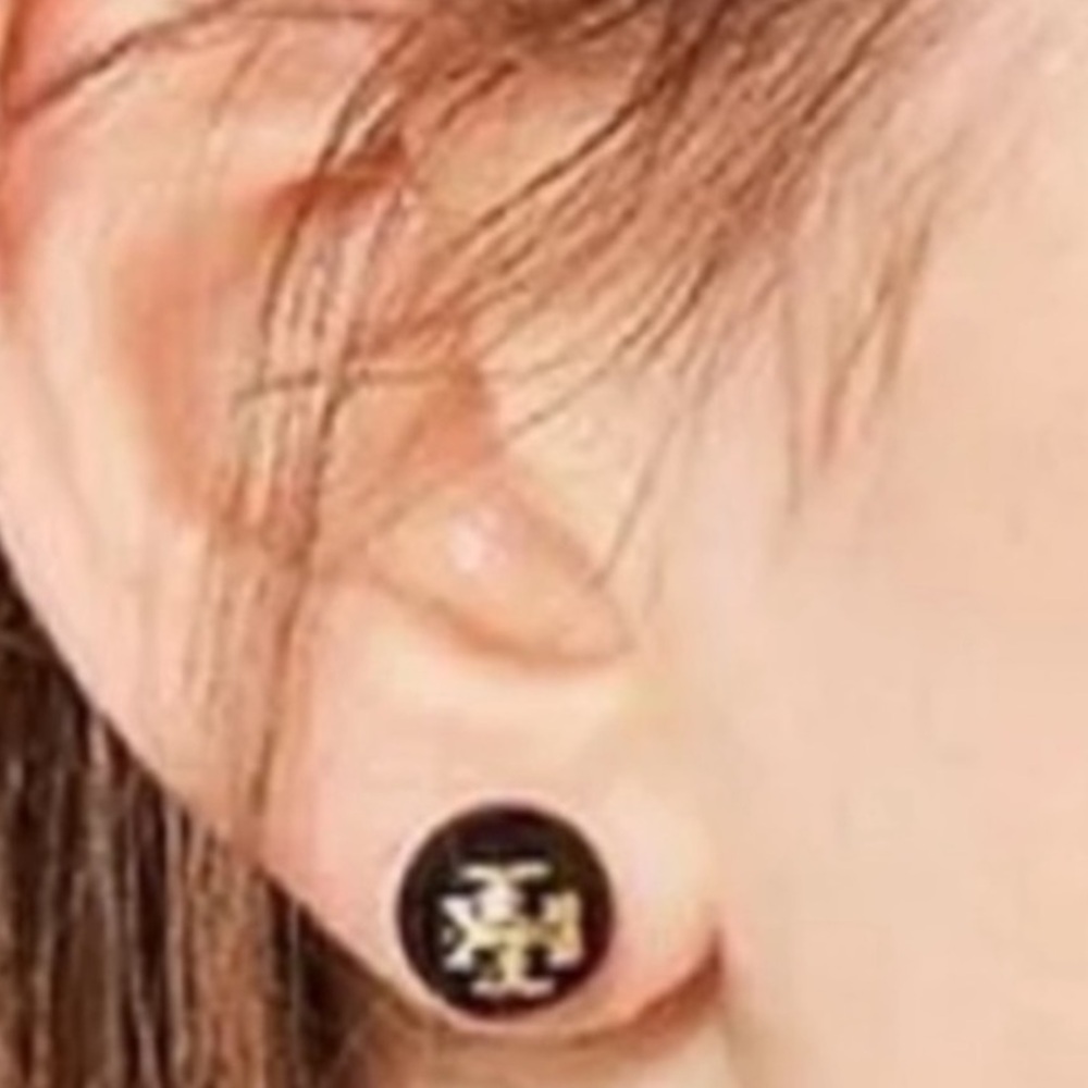 Tory Burch Evie gold logo black pearl earrings - Picture 7 of 7